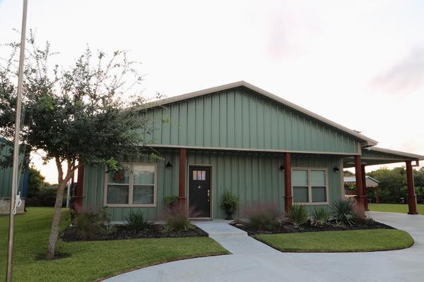 Custom Steel Living Es Barn Homes